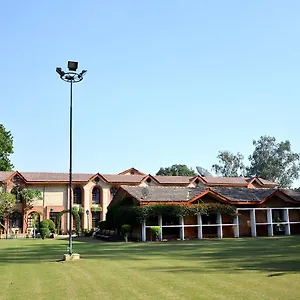 4* Station touristique Ashok Country