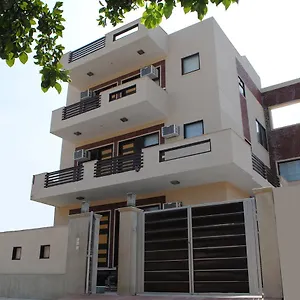 3* Bed & Breakfast Anand